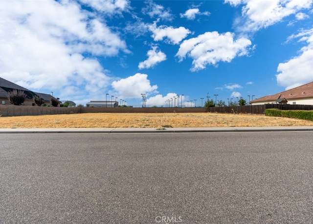 Property at 2537 E Prestwick Ave, Clovis, CA 93730