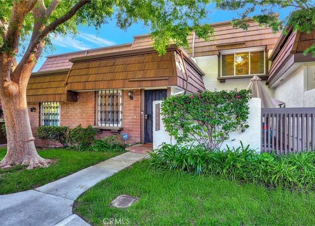 Property at 10145 Larwin Ave #2, Chatsworth, CA 91311, 4 beds, 2.5 baths