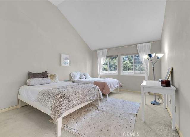 Property at 7402 Yellowtail Dr #204, Huntington Beach, CA 92648, 2 beds, 2.5 baths