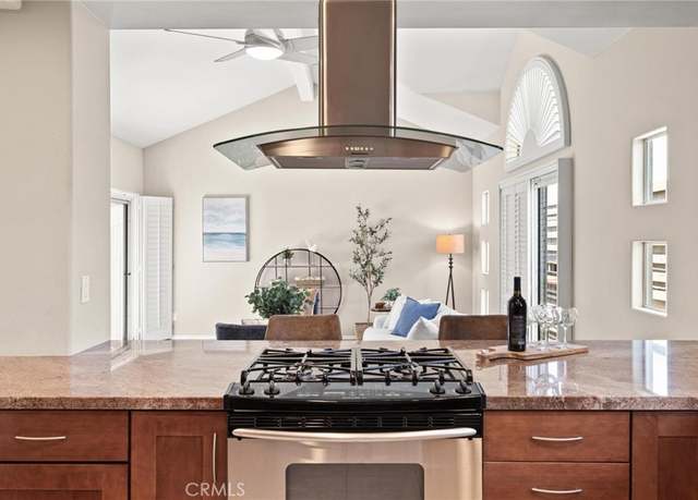 Property at 804 N Juanita Ave Unit B, Redondo Beach, CA 90277, 3 beds, 2.5 baths