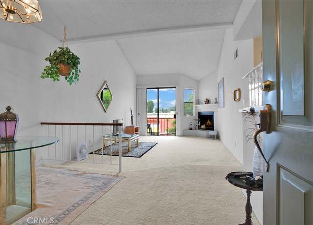Property at 6323 Reseda Blvd #44, Tarzana, CA 91335, 1 bed, 1 bath