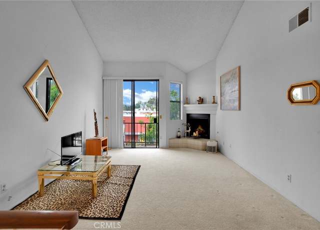 Property at 6323 Reseda Blvd #44, Tarzana, CA 91335, 1 bed, 1 bath