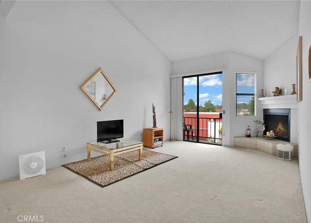 Property at 6323 Reseda Blvd #44, Tarzana, CA 91335, 1 bed, 1 bath