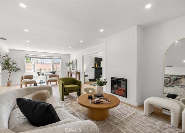 Property at 13807 Wyandotte St, Van Nuys, CA 91405, 3 beds, 2 baths