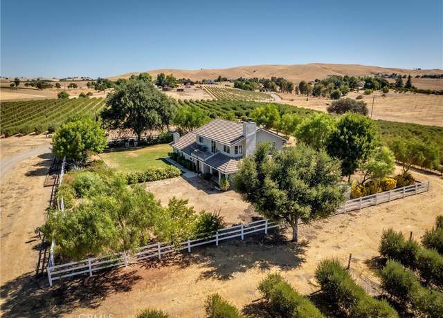 Property at 5055 Rancho La Loma Linda Dr, Paso Robles, CA 93446, 3 beds, 2.5 baths