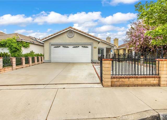 Property at 916 Award Dr, Colton, CA 92324, 3 beds, 2 baths