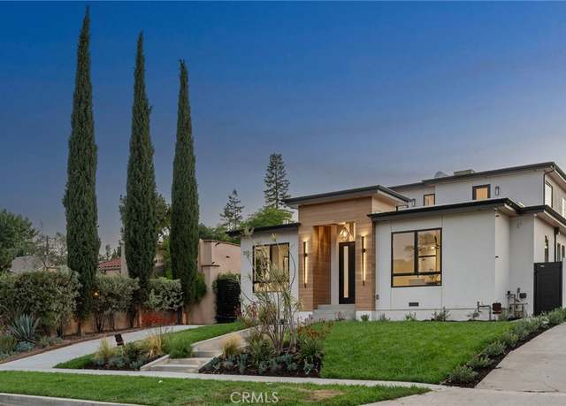 Property at 555 N Plymouth Blvd, Hancock Park, CA 90004, 4 beds, 4 baths