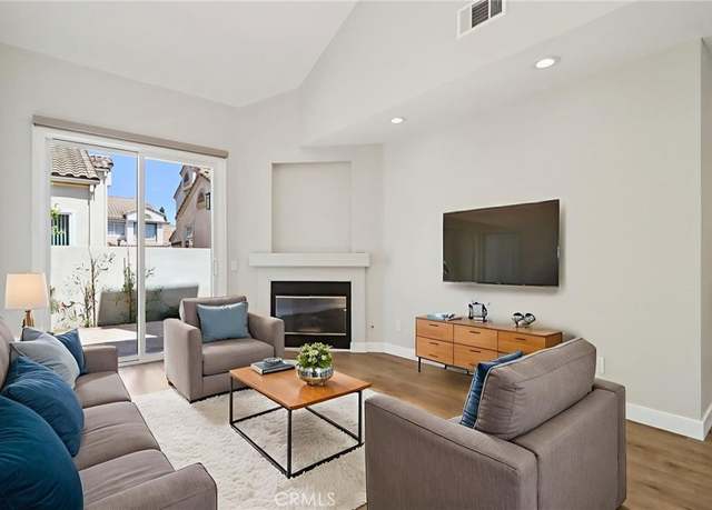 Property at 116 Almador, Irvine, CA 92614, 2 beds, 2.5 baths