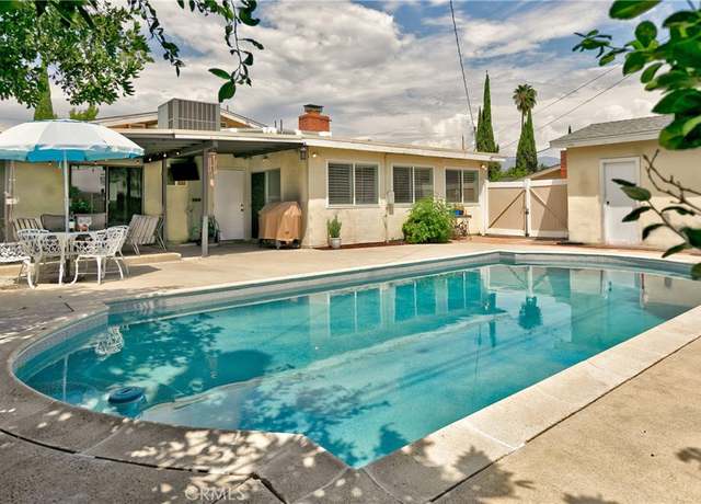 Property at 212 Lilac Ct, Redlands, CA 92373, 4 beds, 2 baths