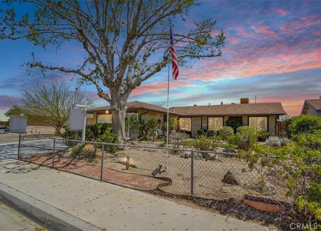 Property at 43056 Yew St, Lancaster, CA 93536, 3 beds, 1 bath