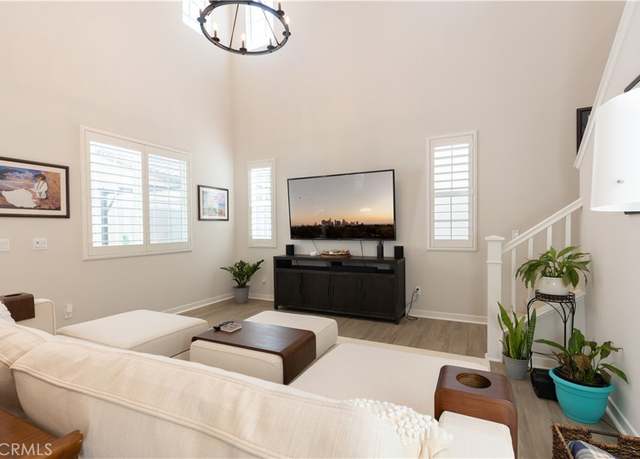 Property at 45055 Via Vela, Temecula, CA 92592, 3 beds, 2.5 baths