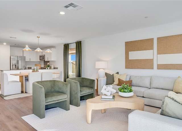Property at 14256 Notre Dame St, Hesperia, CA 92345, 3 beds, 2 baths