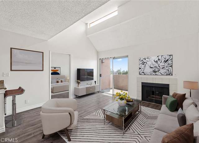 Property at 450 E 4th St #419, Santa Ana, CA 92701, 2 beds, 2 baths