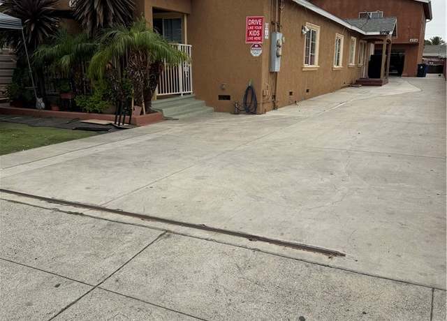 Property at 11716 S Central Ave, Los Angeles, CA 90059, 11 beds, 6 baths