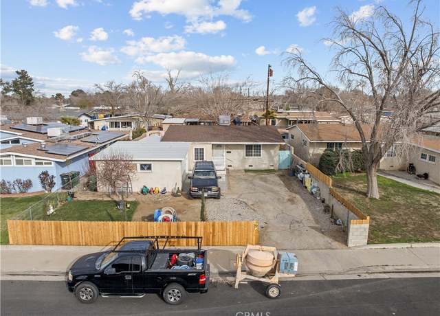 Property at 44026 Heaton Ave, Lancaster, CA 93534, 3 beds, 2 baths