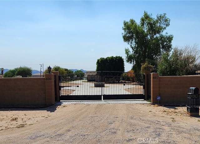 Property at 690 Riviera Dr, Blythe, CA 92225, 5 beds, 4 baths