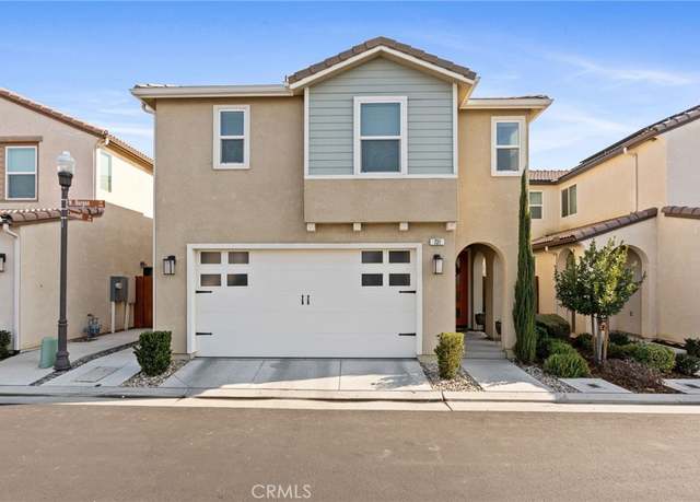 Property at 731 N Burgan Ave, Clovis, CA 93611, 3 beds, 2.5 baths