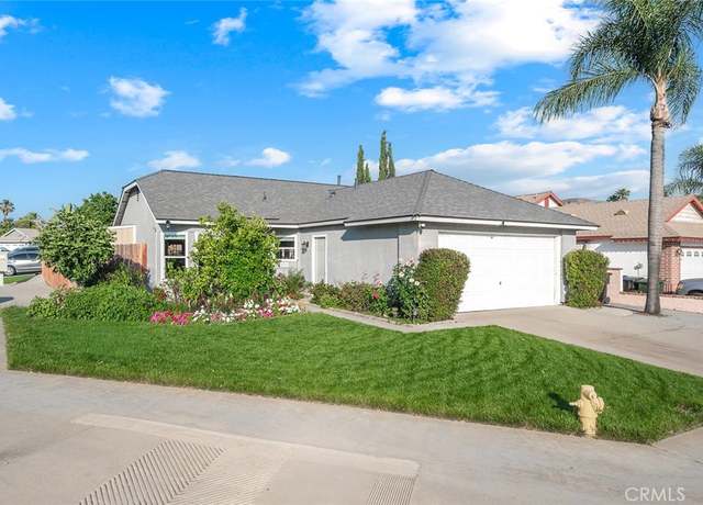 Property at 11757 Oakwood Dr, Fontana, CA 92337, 2 beds, 1 bath