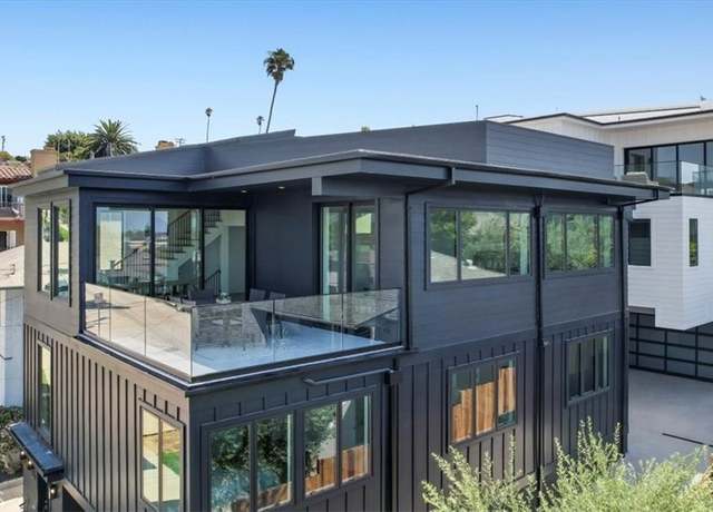 Property at 628 Longfellow Ave, Hermosa Beach, CA 90254, 4 beds, 4.5 baths