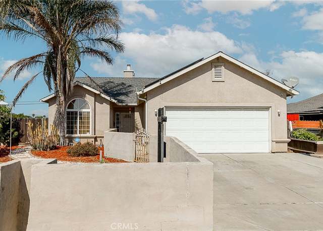 Property at 1017 East Ave, Gustine, CA 95322, 3 beds, 2 baths