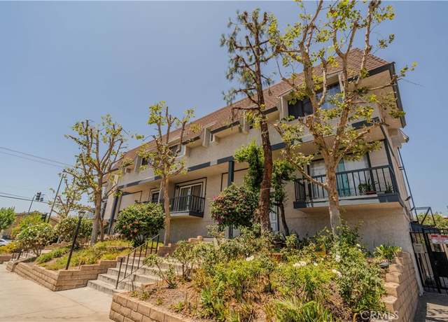 Property at 14287 Foothill Blvd #33, Sylmar, CA 91342, 3 beds, 3 baths