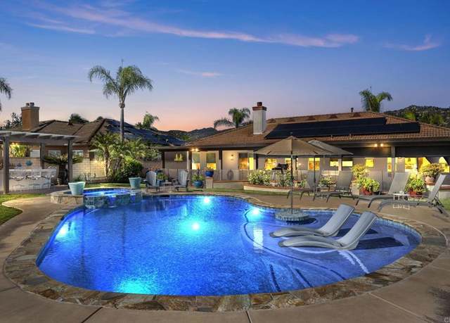 Property at 2533 Royal Troon Gln, Escondido, CA 92026, 4 beds, 2.5 baths