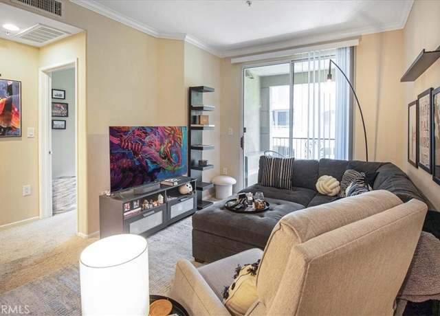 Property at 3311 Watermarke Pl, Irvine, CA 92612, 1 bed, 1 bath