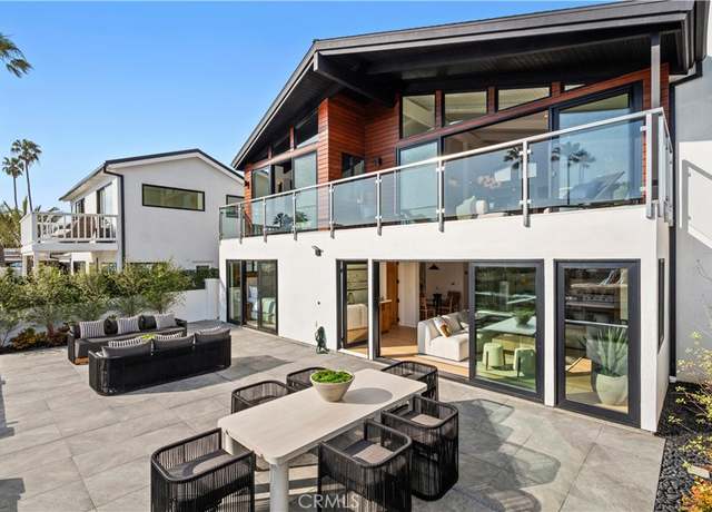 Property at 4017 Channel Pl, Newport Beach, CA 92663, 5 beds, 4 baths