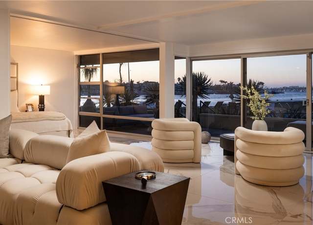 Property at 2525 Ocean Blvd Unit 1C, Corona Del Mar, CA 92625, 4 beds, 3 baths