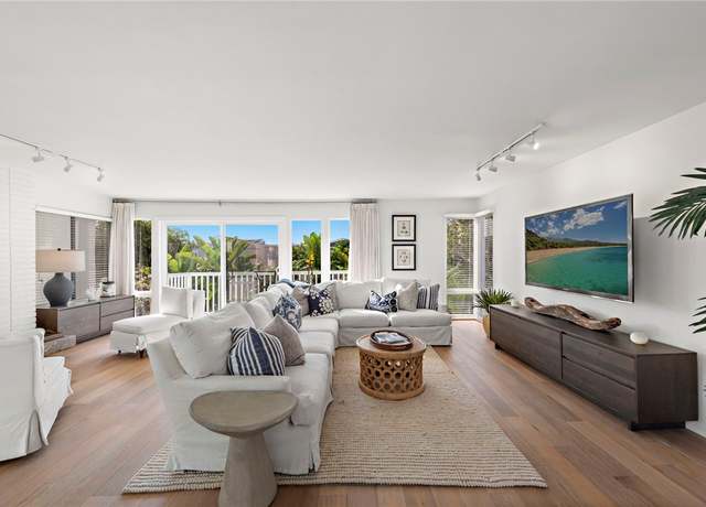 Property at 430 Carnation Ave, Corona Del Mar, CA 92625, 6 beds, 5 baths