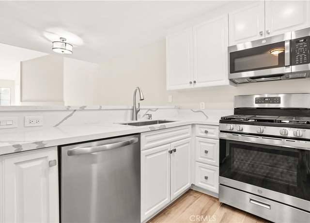 Property at 5530 Owensmouth Ave #325, Woodland Hills, CA 91367, 2 beds, 2 baths