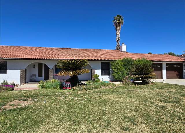Property at 41950 Thornton Ave, Hemet, CA 92544, 5 beds, 2.5 baths