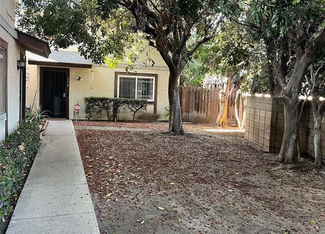 Property at 154 Fairview St #11, Santa Ana, CA 92704, 3 beds, 2.5 baths