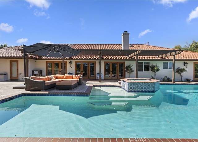 Property at 707 S Live Oak Park Rd, Fallbrook, CA 92028, 4 beds, 4 baths