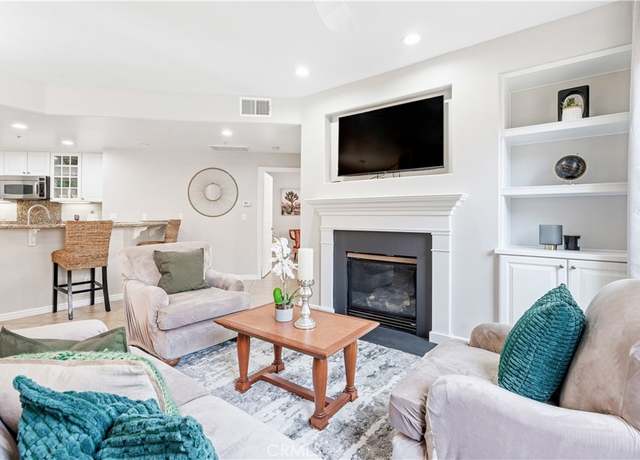Property at 45245 Seeley Dr Unit 18C, La Quinta, CA 92253, 2 beds, 2.5 baths