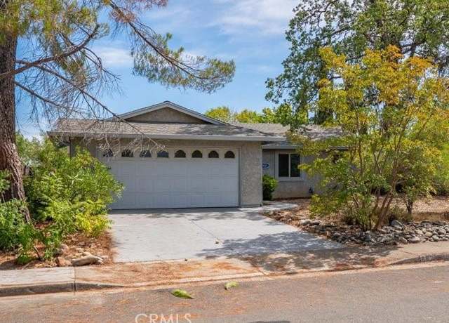 Property at 667 Brookridge Dr, Redding, CA 96003, 2 beds, 2 baths
