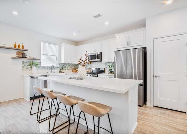 Property at 1609 Fig Tree Way, Oceanside, CA 92056, 3 beds, 2.5 baths