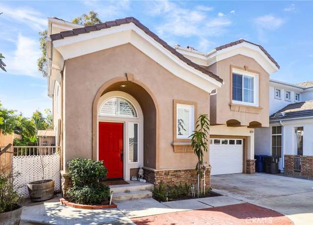 Property at 7814 Orchid Dr, Huntington Beach, CA 92648, 3 beds, 2.5 baths