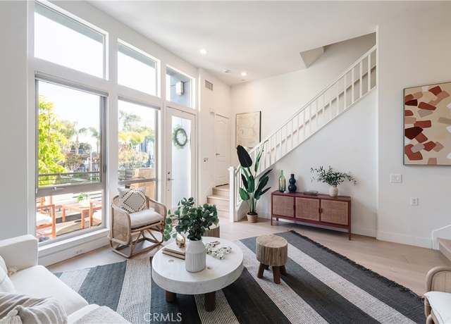 Property at 5405 W 149th Pl #4, Hawthorne, CA 90250, 2 beds, 3 baths
