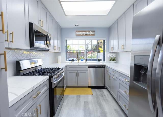 Property at 2196 Evergreen Dr, Tustin, CA 92782, 2 beds, 2.5 baths