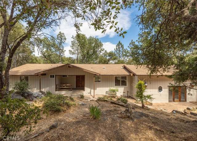 Property at 32413 Chickasaw Rd, Coarsegold, CA 93614, 3 beds, 2.5 baths