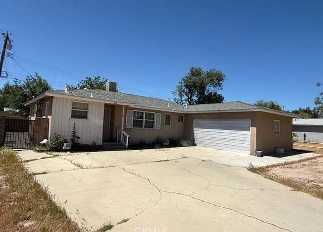 Property at 438 E Avenue R5, Palmdale, CA 93550, 4 beds, 2 baths