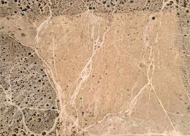 Property at 82 Mt Emma Rd, Palmdale, CA 93550