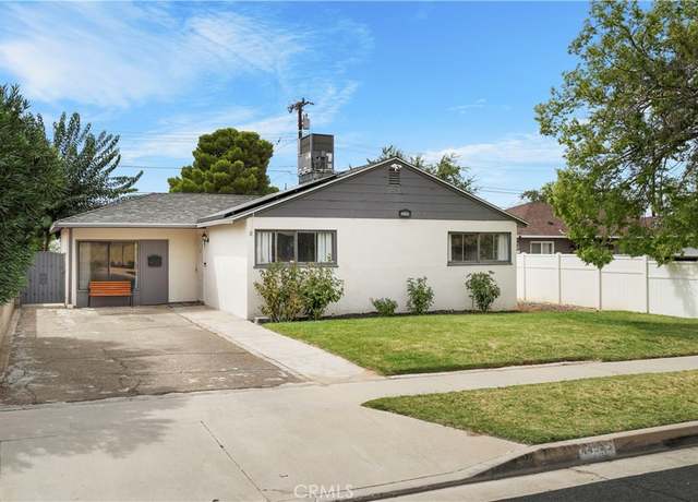 Property at 44325 3rd St E, Lancaster, CA 93535, 3 beds, 1 bath