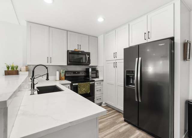 Property at 6780 Friars Rd #243, San Diego, CA 92108, 2 beds, 1.5 baths