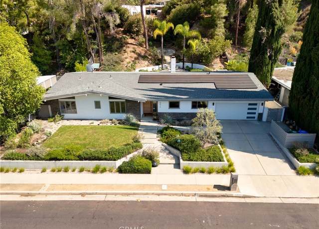 Property at 4676 Arriba Dr, Tarzana, CA 91356, 4 beds, 3.5 baths