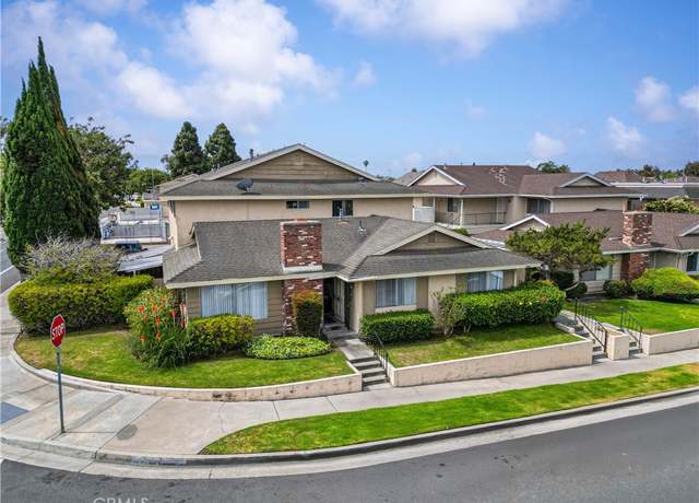Property at 7340 Corsican Dr, Huntington Beach, CA 92647, 8 beds, 6 baths