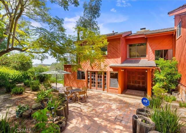 Property at 1544 Avohill Dr, Vista, CA 92084, 3 beds, 2.5 baths