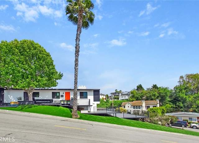 Property at 300 Holmwood Dr, Newport Beach, CA 92663, 3 beds, 2 baths