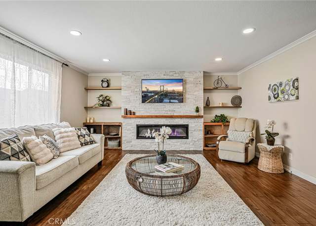 Property at 560 W 14th St #3, San Pedro, CA 90731, 3 beds, 3 baths